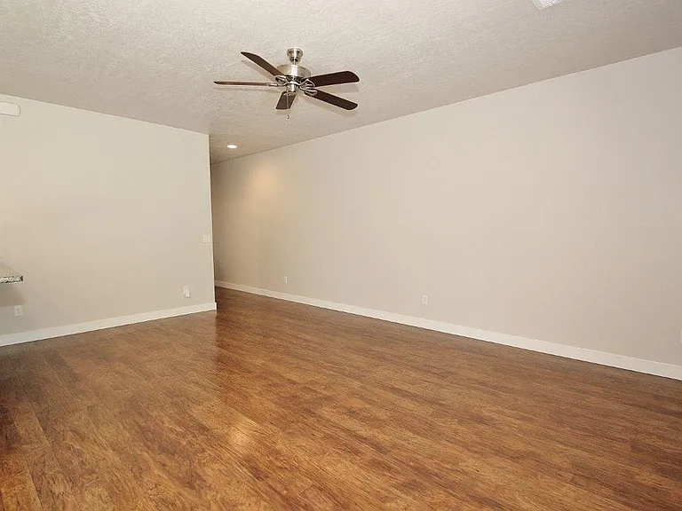 5052 N Alworth St — Photo 4