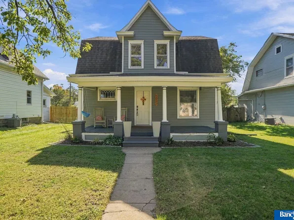5027 Knox St, Lincoln, NE 68504