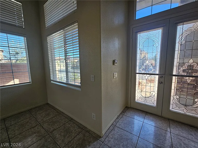 10134 Reflection Brook Ave — Photo 6