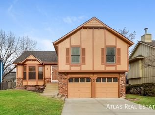 6438 Roundtree St, Shawnee, KS 66226