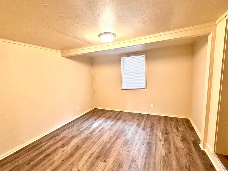 147 Virginia Ave — Photo 37