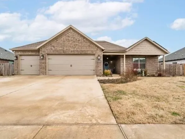 2352 Stonemill Dr, Fayetteville, AR 72701