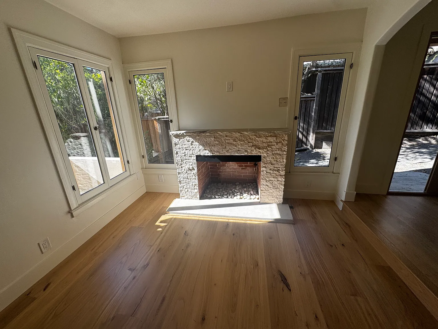 2 bed, 822 sqft, $3,500 — Photo 4