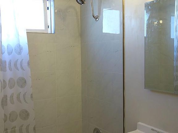 4th image of 610 E Palm Ave APT B