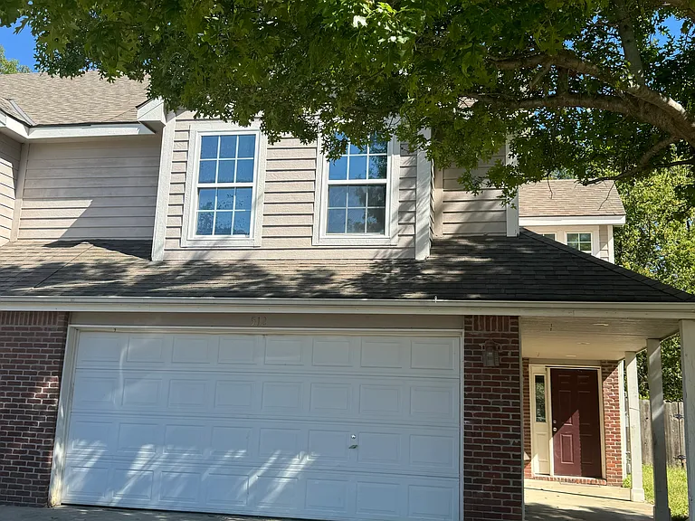 512 N John Doy Ct — Photo 2