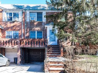 6127 185th St, Fresh Meadows, NY 11365