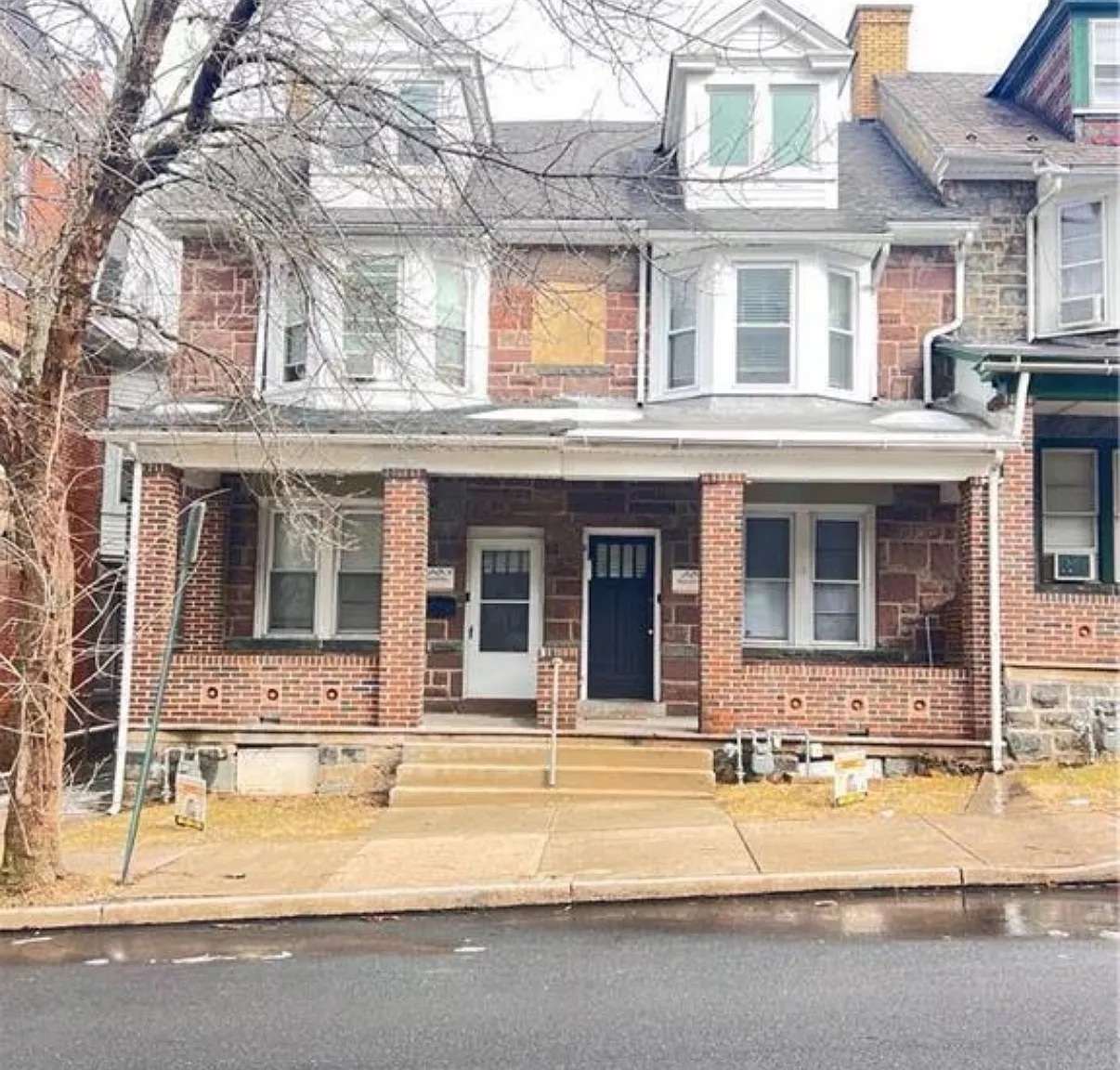 435 Montclair Ave — Photo 1