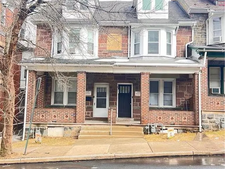 435 Montclair Ave — Photo 1