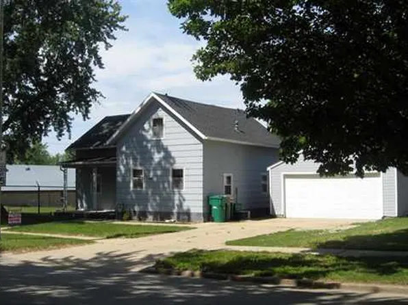 709 2nd Ave NE, Independence, IA 50644