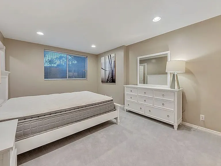 825 N Capitol Blvd — Photo 3