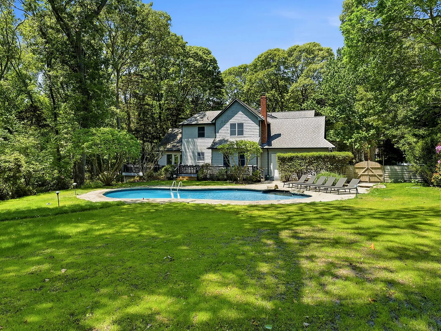 Renovated Sag Harbor With Community Bay Beach! — Photo 3