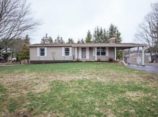 2810 Pinecrest Dr, Coldbrook, NS B4R 1B3