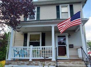 12 Armstrong St, Hamden, CT 06517