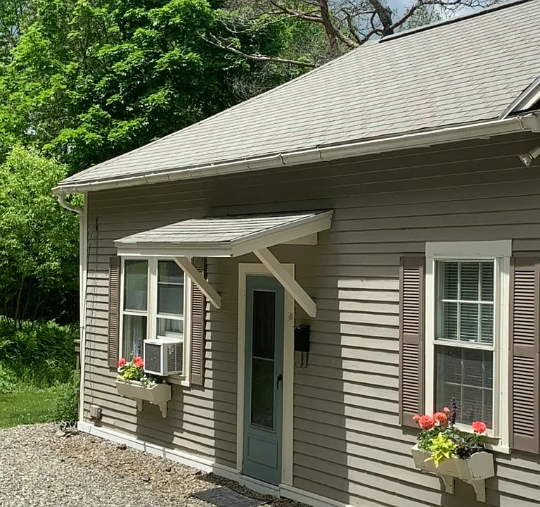 3B Hall Ave