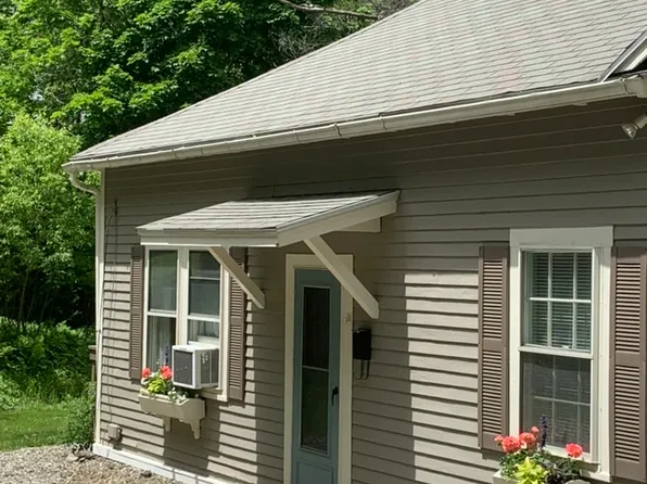 3B Hall Ave, Camden, ME 04843
