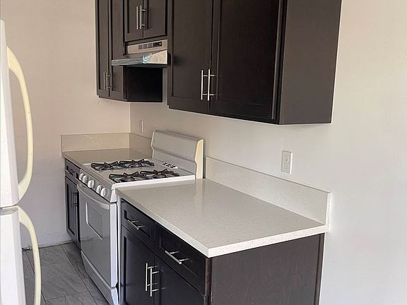 3rd image of 3701 W 1st St #305