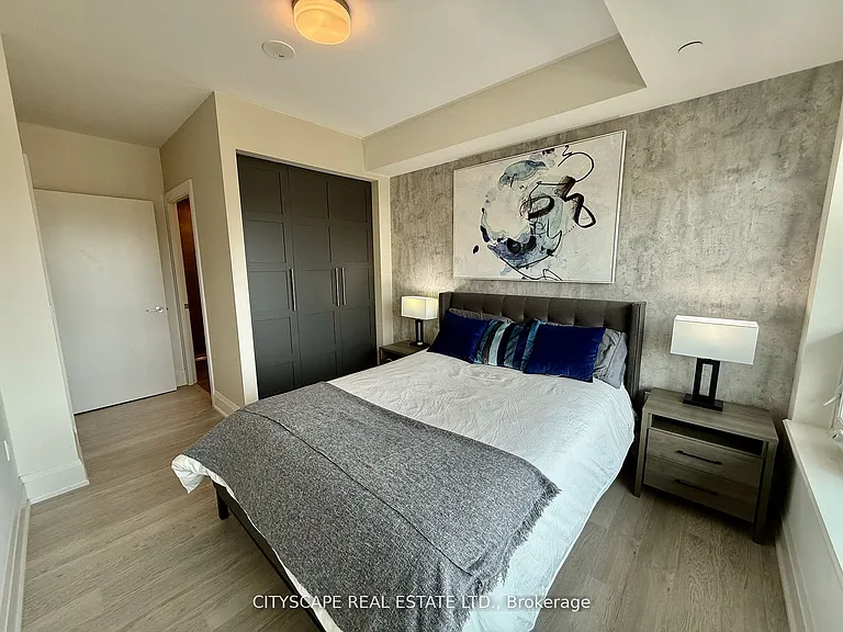 212 King William St #603 — Photo 11