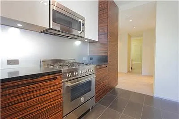 Rented by Domus Realty | media 3