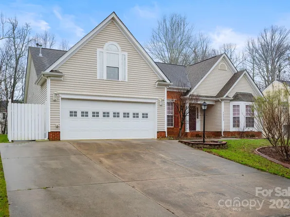 12213 Winghurst Dr, Pineville, NC 28134