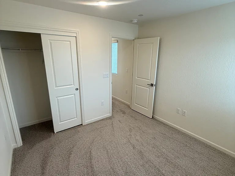 1519 Redbrick Ln — Photo 28