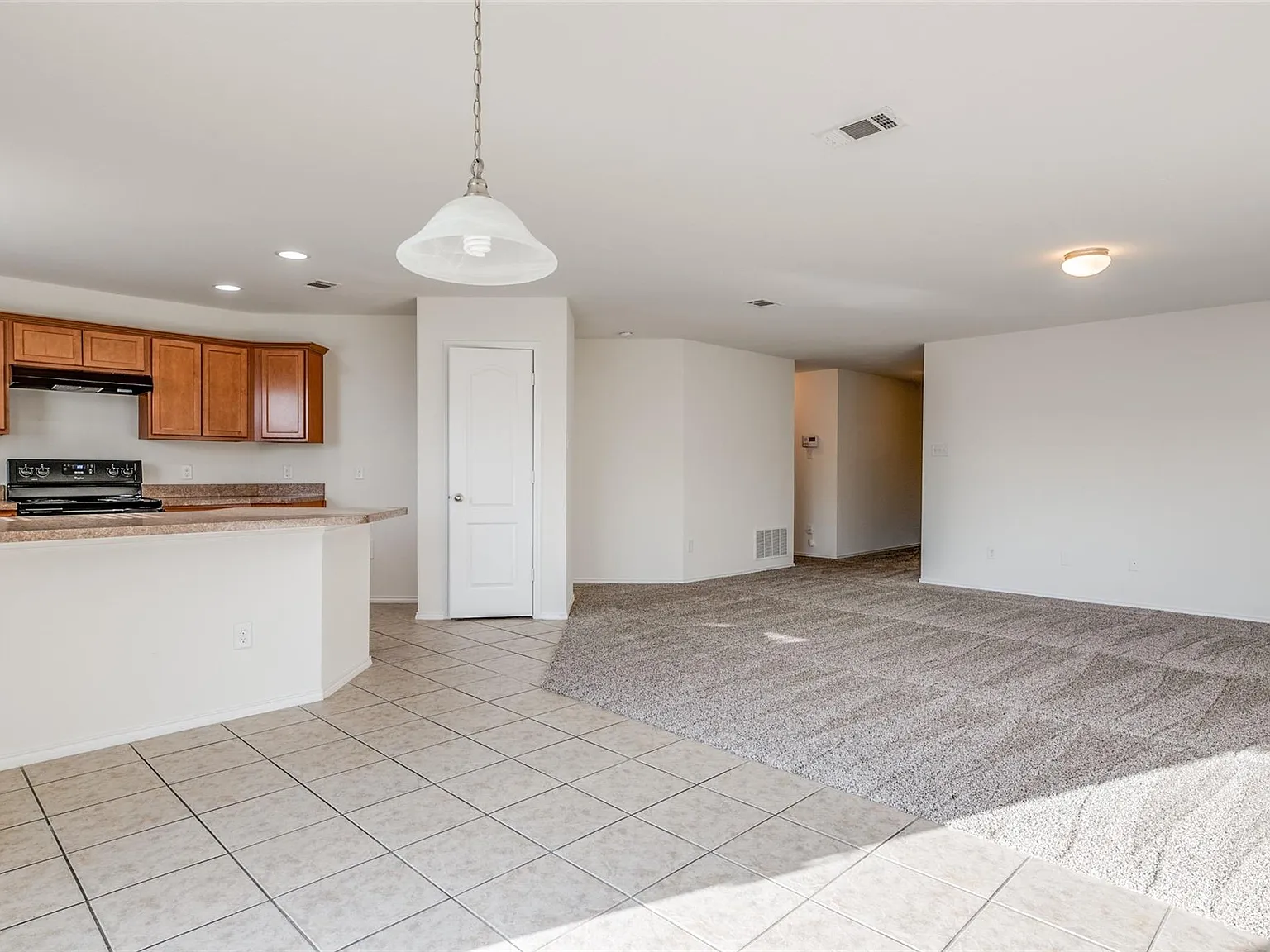 3 bed, 1697 sqft, $1,995 — Photo 4