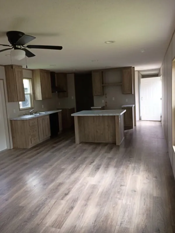 3 bed, $900 — Photo 1