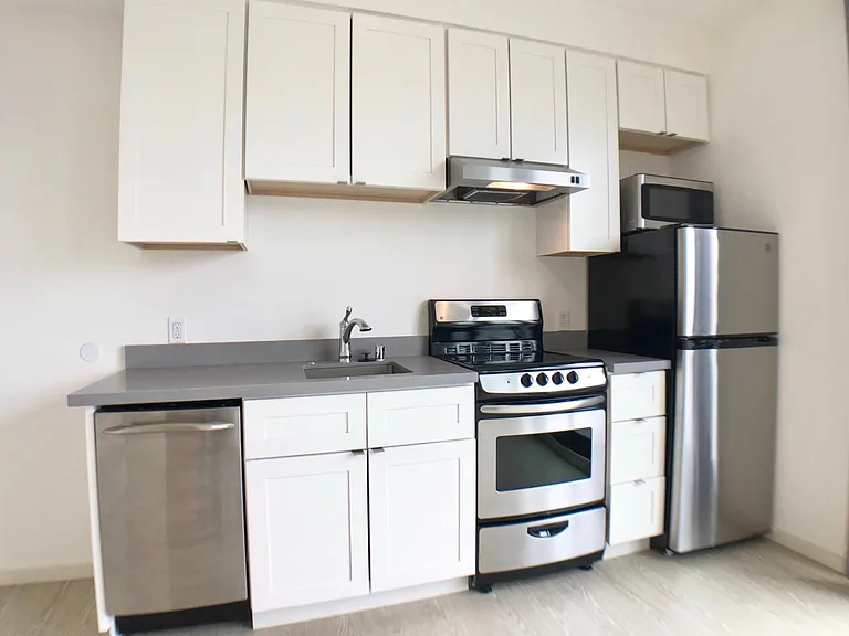 1335 Folsom — Photo 19