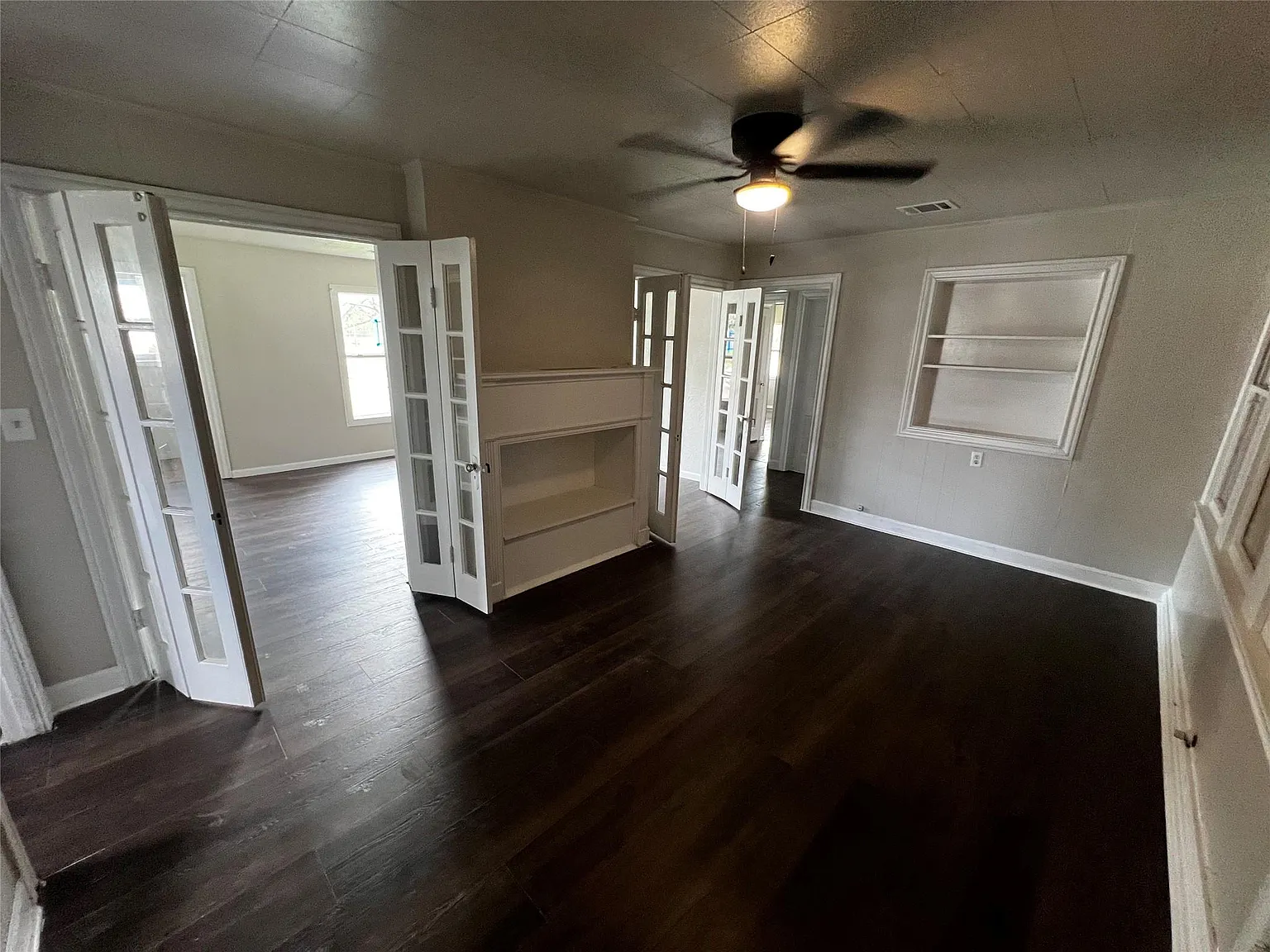 3 bed, 2.0 bath, 1852 sqft, $1,650 — Photo 3