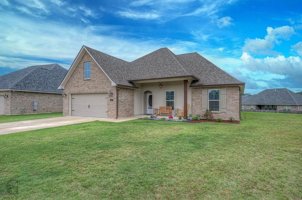 Building Photo - 447 N Lost River Dr