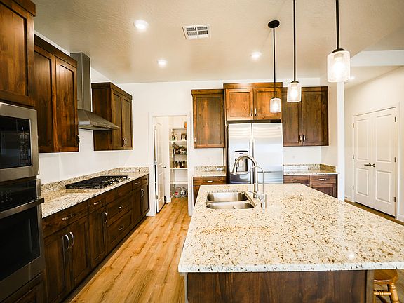 4th image of 2767 W Vico Way