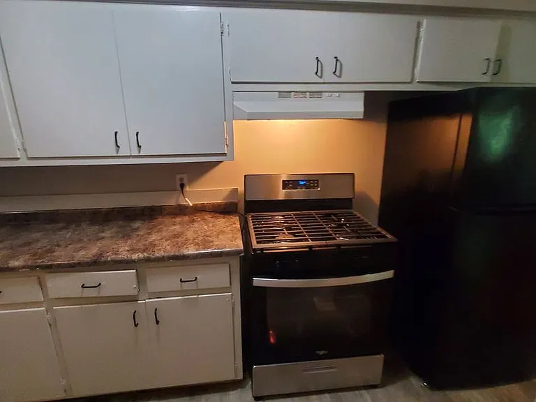 4635 S. 23rd Street - 12 Unit + Parking Lot — Photo 12