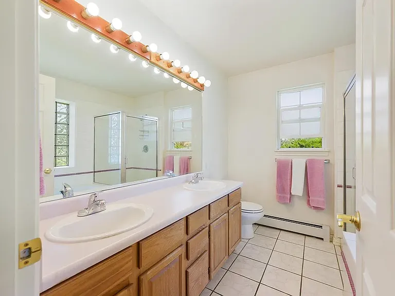 712 E Harbor Cir — Photo 21
