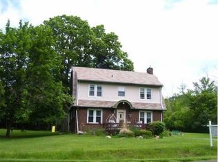 9132 Horsemill Rd, Grosse Ile, MI 48138