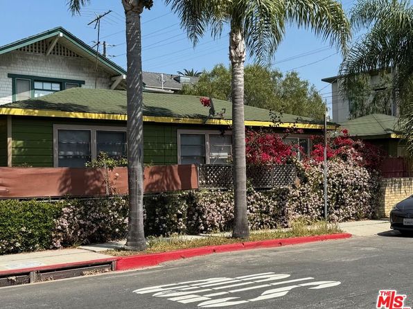802 Superba Ave