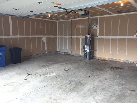 Oversized 2 car garage