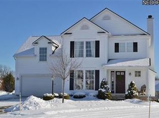 2090 Darrow Lake Dr, Stow, OH