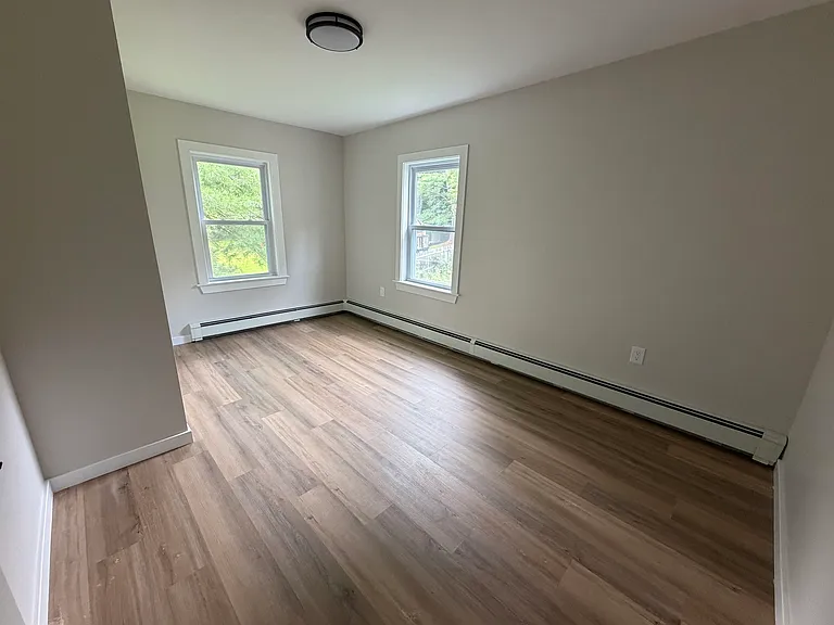 27 Washington St — Photo 11