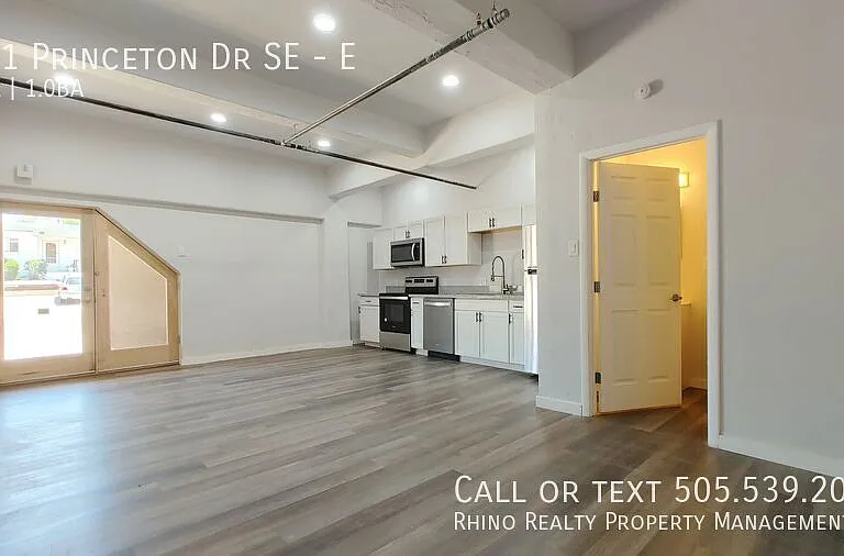 501 Princeton Dr SE #E — Photo 2
