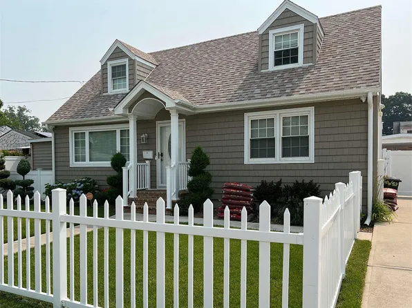 102 Virginia Avenue, Hempstead, NY 11550