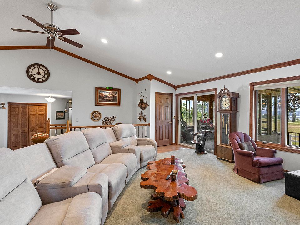 11th image of 11761 Lake Rd