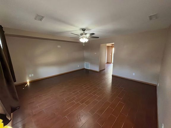 5th image of 400 E Washington Ave APT 2