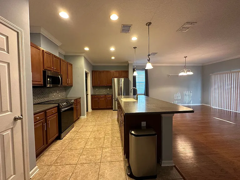 12173 Hatherden Ct — Photo 8