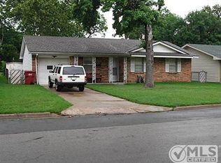 213 Victory St, Bonham, TX 75418