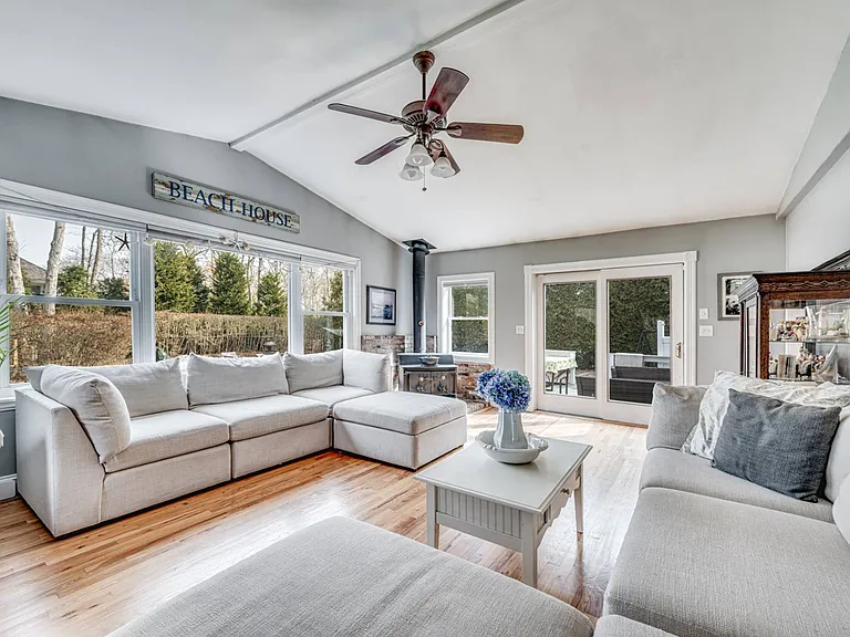 9 Tramposh Ln — Photo 3
