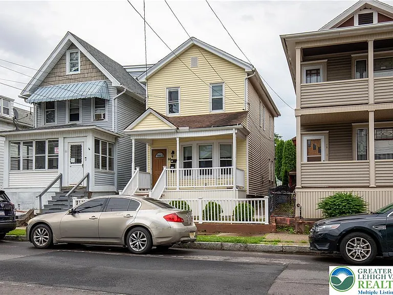 68 S Meade St — Photo 2