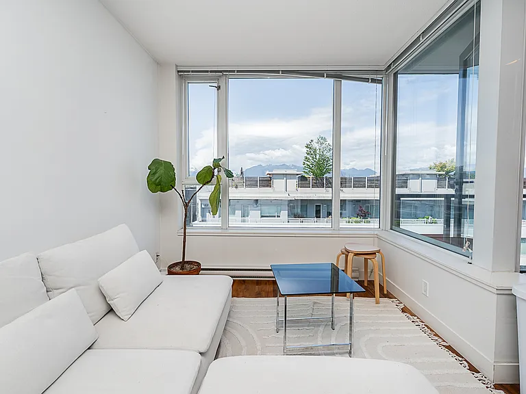 250 E 6th Ave #706 — Photo 12