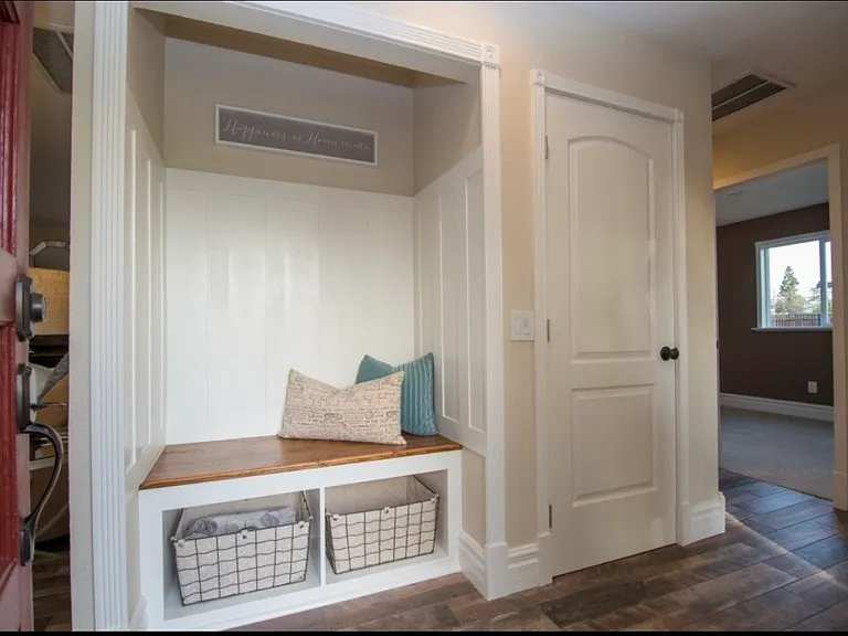 7838 Tabare Ct — Photo 2
