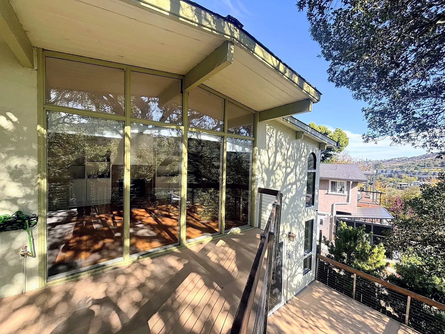 3 bed, 2.5 bath, 1900 sqft, $7,000 — Photo 4