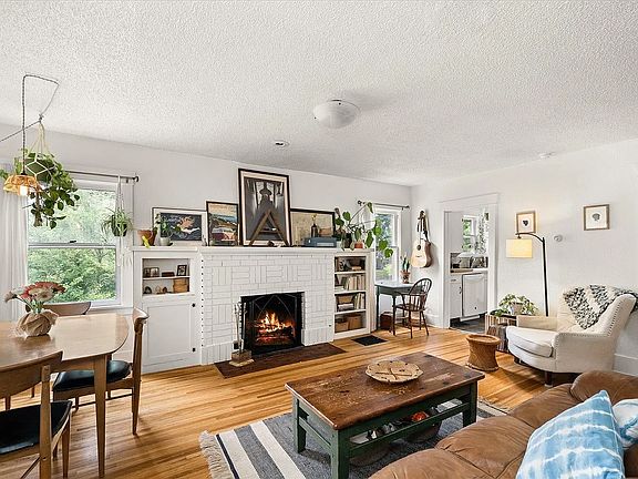 2nd image of 1601 S Perry St