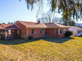 1326 Keesling Ave, Waynesboro, VA 22980